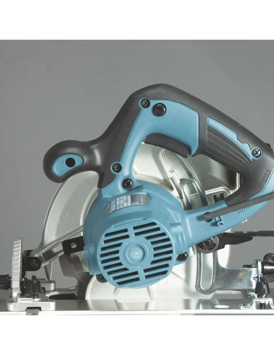Scie Circulaire MAKITA HS6601 (1050 W)